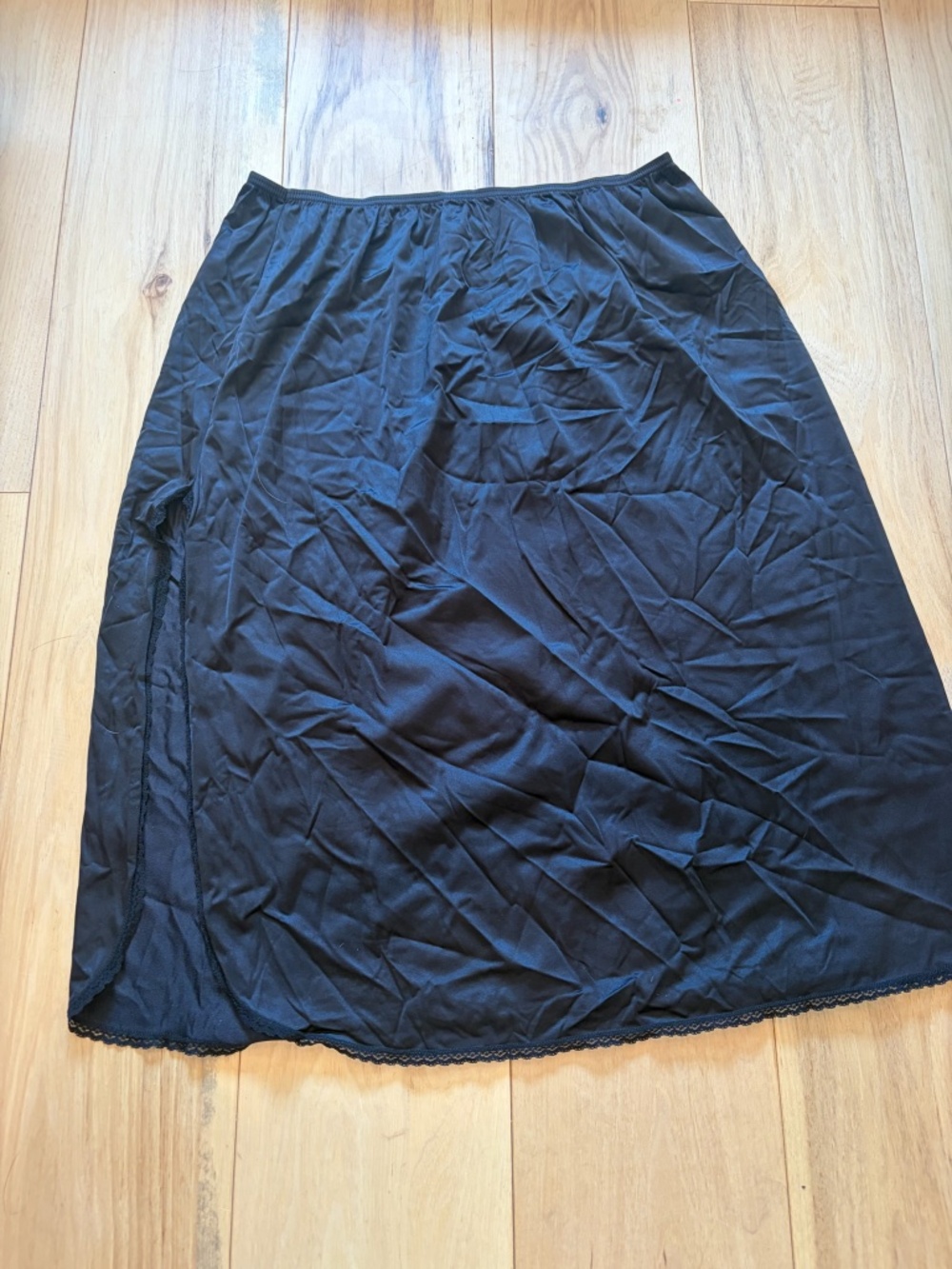 Vanity Fair Vintage Black Lace Trim Side Slit Midi Half Slip Skirt Made in USA X